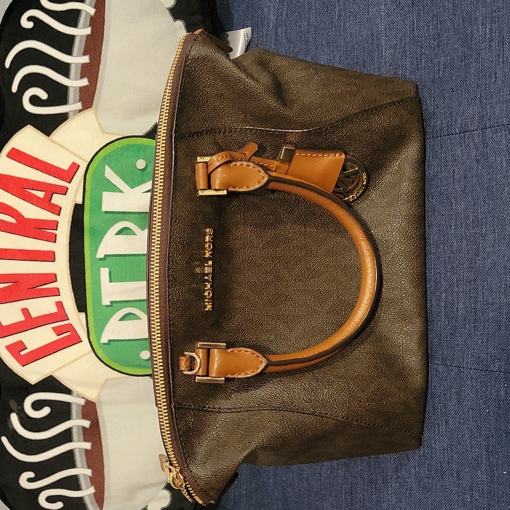 MICHAEL Michael Kors Riley Signature Small Satchel